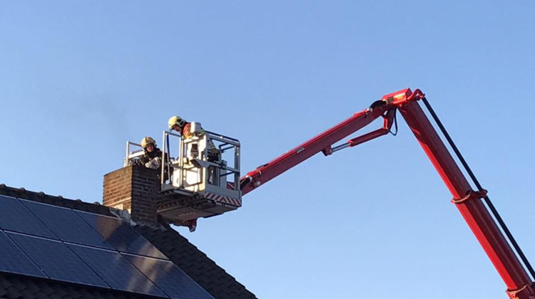 Brandweer rukt uit voor brand in ventilatiekanaal en schoorsteenbrand