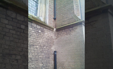 Opnieuw regenpijpen gestolen bij Walburgiskerk