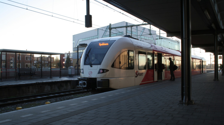 Seinstoring legt treinen Zutphen - Apeldoorn stil