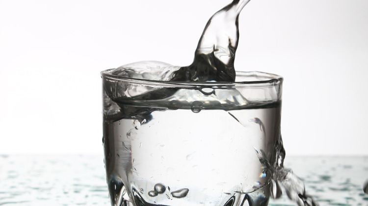 Gemeenten: Kinderen moeten na zwemles water drinken en geen zoete drankjes