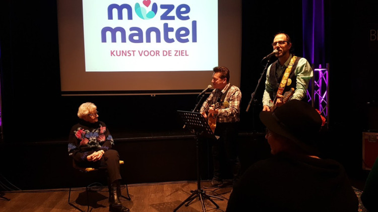 Muzemantel: jaren 'in de week' en nu eindelijk van start