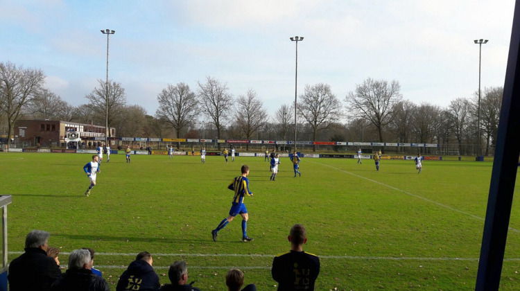 Voetbal: Lochem wint, Witkampers krijgt klop