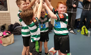 Korfbal: KVZ E1 overtuigend zaalkampioen