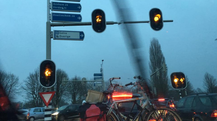 Opletten: Verkeerslichten kruispunt brandweerkazerne buiten werking