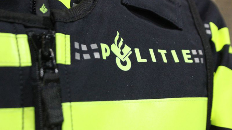Dieven stelen koffers uit onafgesloten schuur 