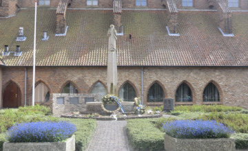 College: omgeving Gideonmonument blijft intact