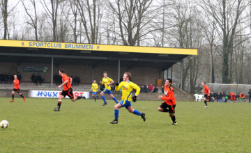 Sportclub Brummen 1 wint de eerste thuiswedstrijd na de winterstop
