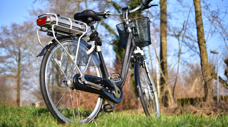 ANWB onderzoekt mogelijkheid om accu's e-bikes te herstellen