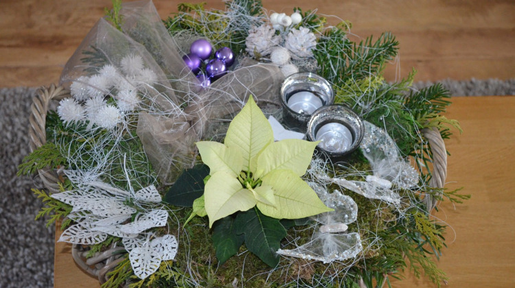 Gemeente niet blij met kerststukjes op begraafplaats