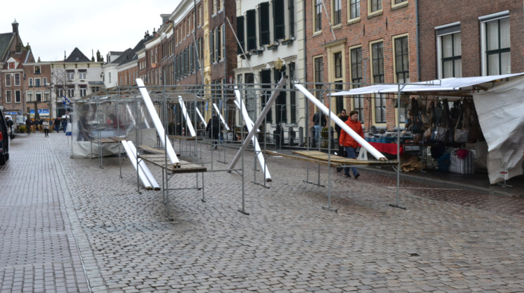 Slecht weer zorgt voor kale marktdag