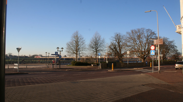 Aannemers IJsselkade en Oude IJsselbrug bekend