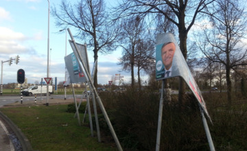 Verkiezingsborden beschadigd na storm
