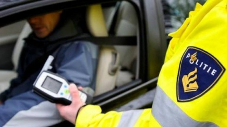 50-jarige man vlucht voor alcoholcontrole