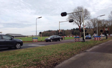 Video | Levensgevaarlijke situatie door storing spoorbomen