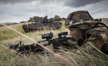 Soldaten spelen verstoppertje: zoek je mee?