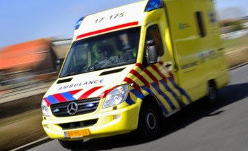 Ravage na ongeval met auto en taxibus 