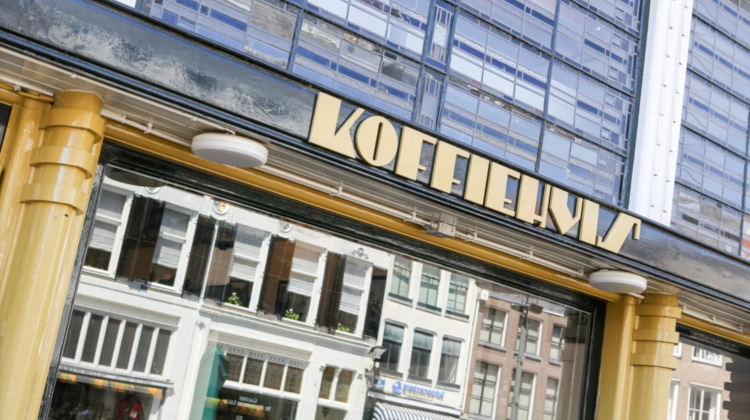 Volle terrassen: Maar Het Volkshuis sluit haar deuren, ze moeten even bijkomen