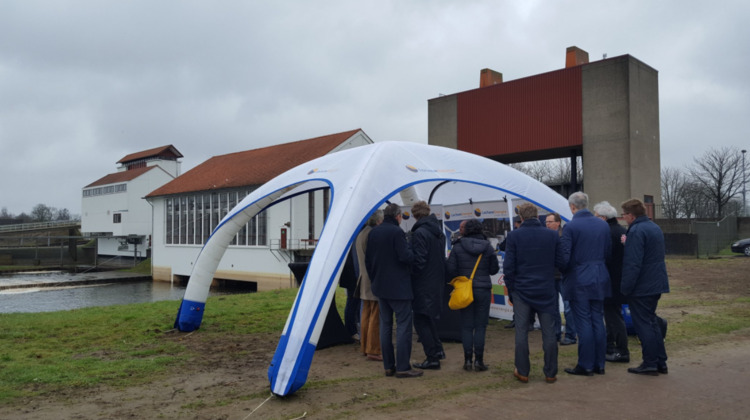 Ministerie maakt kennis met energieneutrale kanaalzone in Lochem