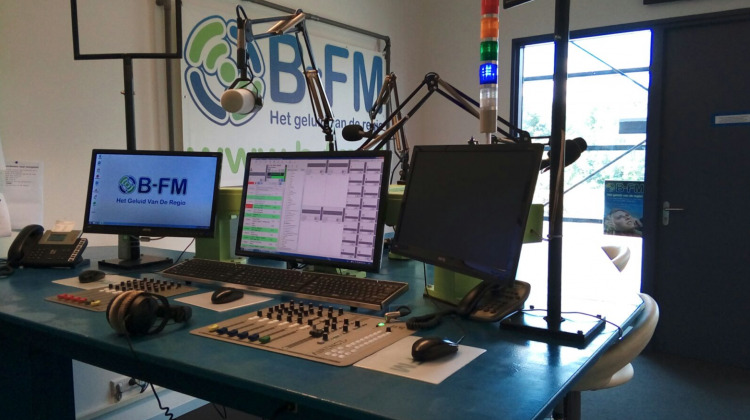 Idols kandidaten treden op bij lokale omroep B-FM