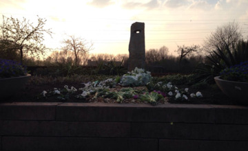 V1-ramp Warnsveld herdacht samen met schoolkinderen