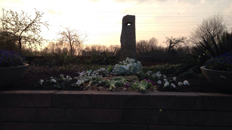 Zutphen herdenkt slachtoffers IJsselkade en Warnsveld slachtoffers V1-ramp