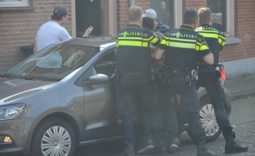 Dronkenlappen gaan met elkaar op de vuist, politie moet ingrijpen