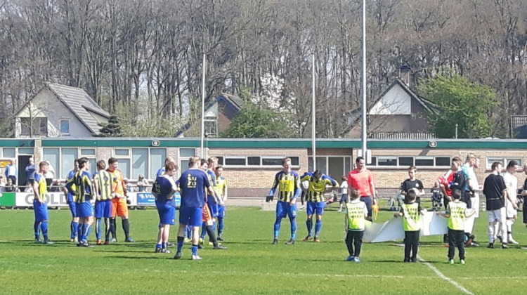 Gelijkspel Sportclub Lochem: Witkampers verder in problemen