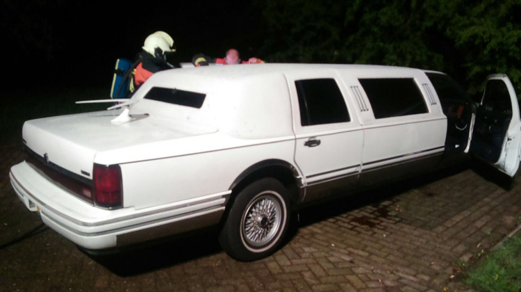 Steekvlam zorgt voor brand in limousine