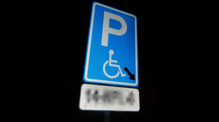 Respectloos: Parkeren op een parkeerplaats voor gehandicapten 