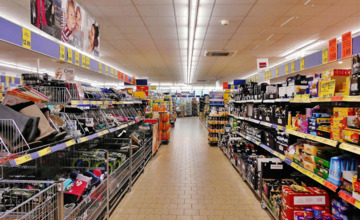 Speciale regels in de supermarkt voor scholieren: "Discriminatie en grote onzin"