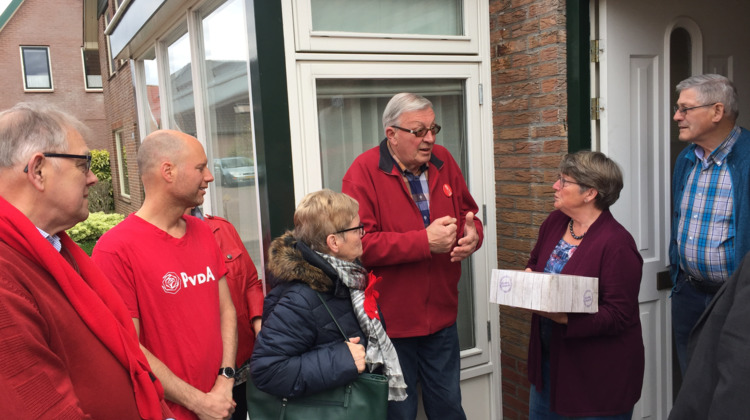 Video | De Zonnebloem afdeling De Hoven in het zonnetje gezet door PvdA