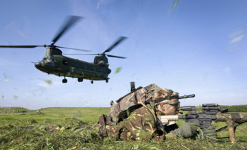 Militairen gaan oefenen op openbare weg Lochem