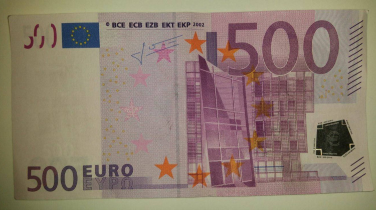 22-jarige man probeerde valse 500 euro te wisselen