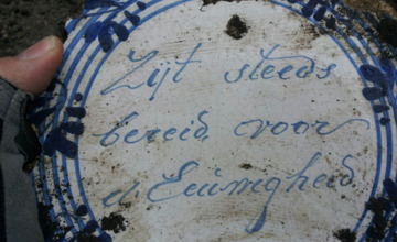 Eeuwenoude tegeltjeswijsheid gevonden in Zutphen