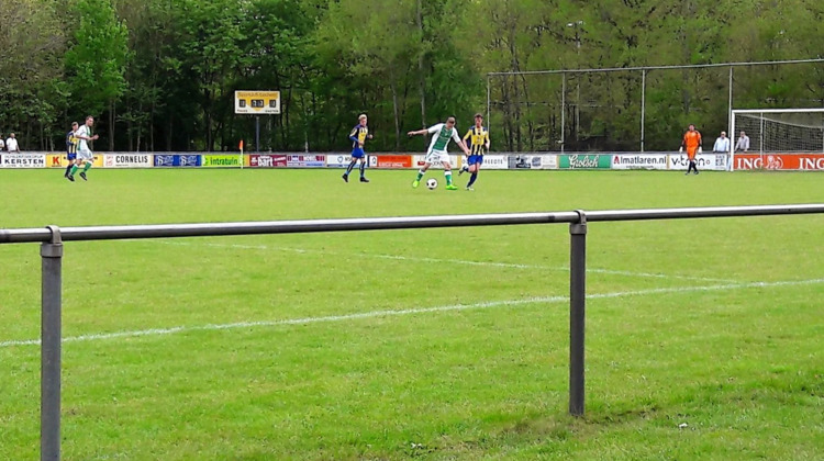 Witkampers veilig; Spc Lochem verliest laatste duel