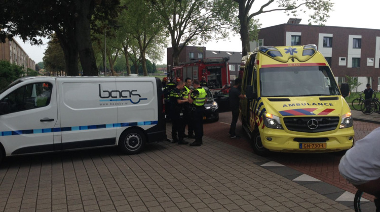 Botsing tussen personenauto en bestelbus