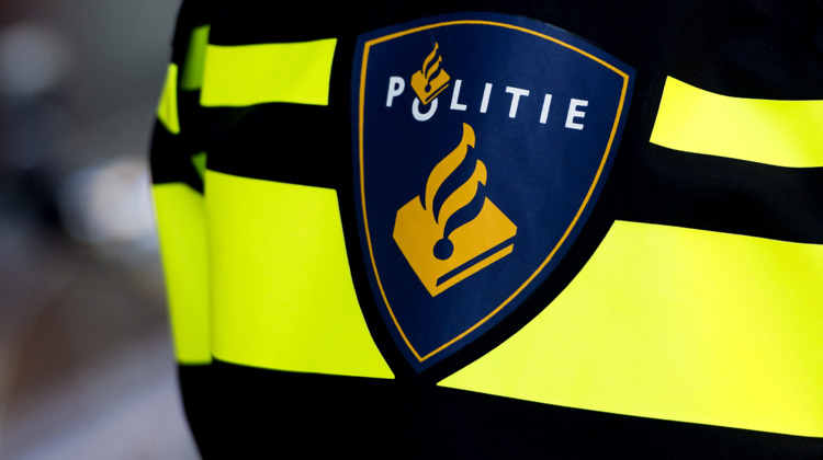 Burgers roepen "Waar zijn die camera's?" na poging tot doodslag Zutphense agent 