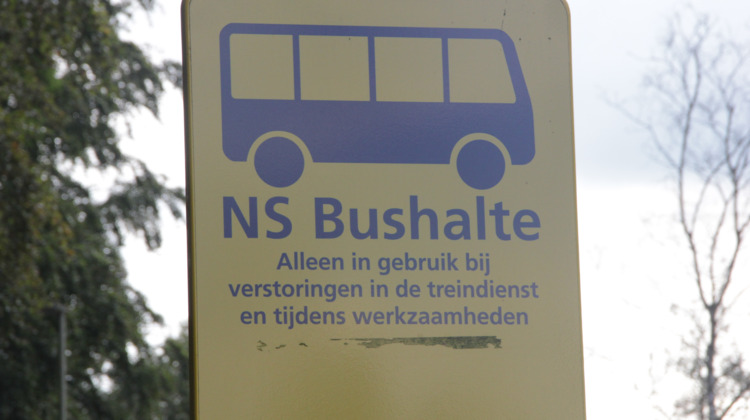 Reizigers konden uren nergens heen door storing station Zutphen; veel klachten bij NS