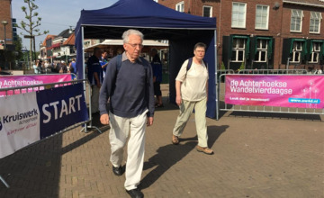 Ook avondvierdaagse Hummelo hield rekening met weer, maar ging wel door