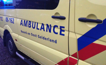Fietster gewond na aanrijding Julianaweg Lochem