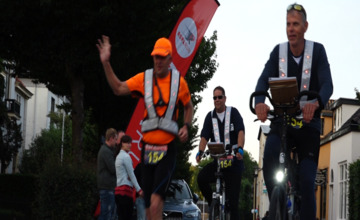 Verkeersbegeleider (59) kneust hand bij opstootje roparun 