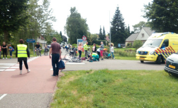 Automobilist rijdt scholieren aan in Warnsveld