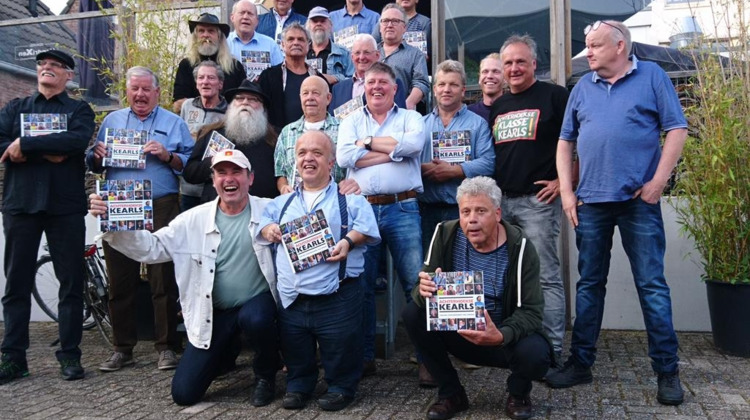 Achterhoekse Kearls ontvangen eerste boek