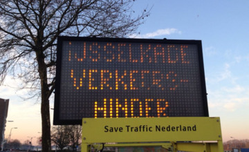 Bewoners Waterstraat niet blij met sluipverkeer