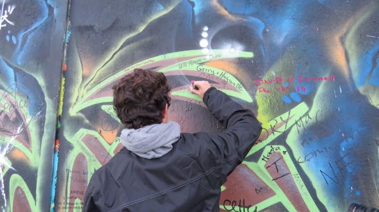 Politie zoekt graffitispuiters in Eefde