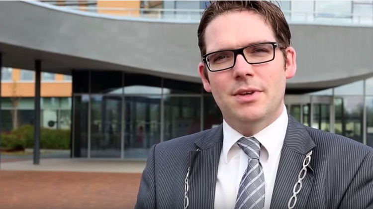 Lochemse burgemeester bemoeit zich niet meer met stadhuisplan Amersfoort