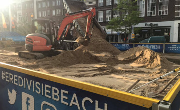230 kuub zand op Zutphense markt voor beachvolleybal
