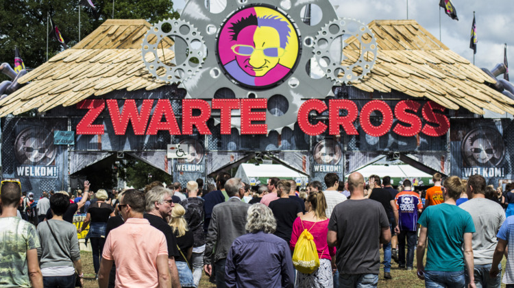 Kaiser Chiefs en DJ Paul Elstak op Zwarte Cross