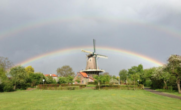 Wethouder draait eerste bout los voor geldwervingsactie molen Warnsveld