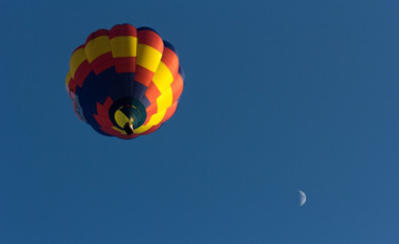 Geen onderzoek naar mannen die vuurpijlen op luchtballonnen schoten